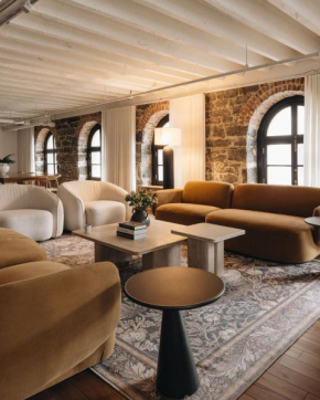 Saint Sulpice Lofts by Bakan - Old Montreal